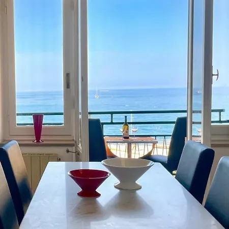 公寓 Overlooking The Sea *